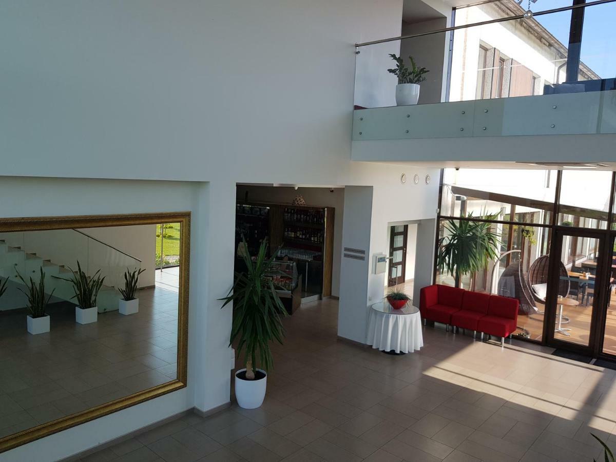 Rezidencija Grizulo Ratai Guest House Sasnava Exterior photo